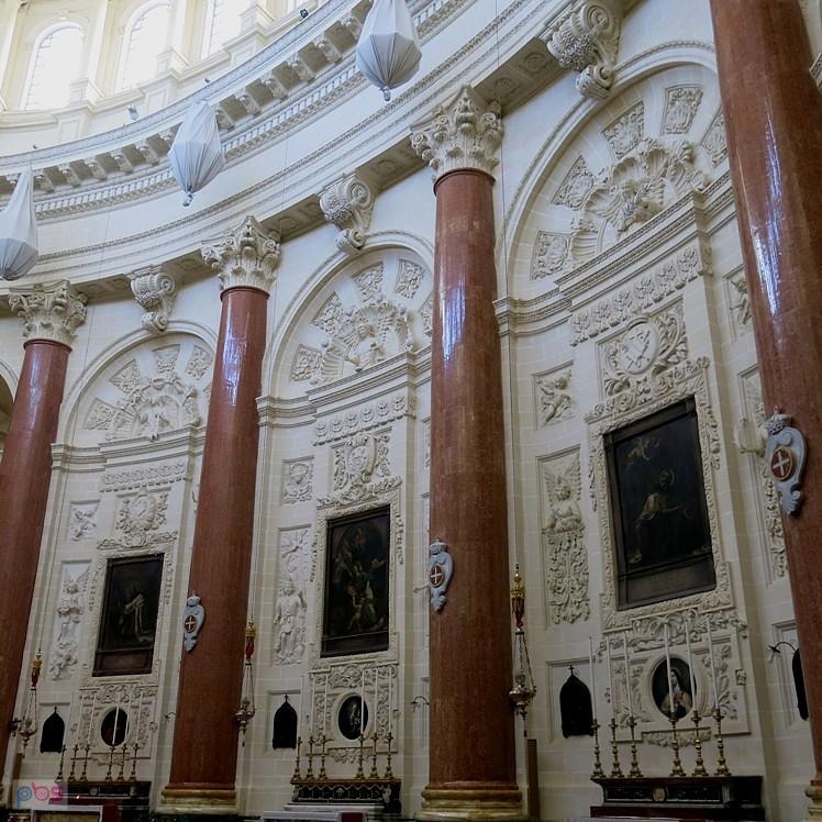 Na ścianach kościoła - Valletta - Malta