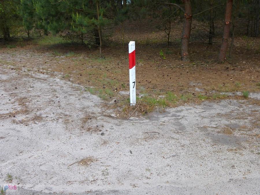 Do tej pory myślałem, że te słupki stoją tylko przy drodze