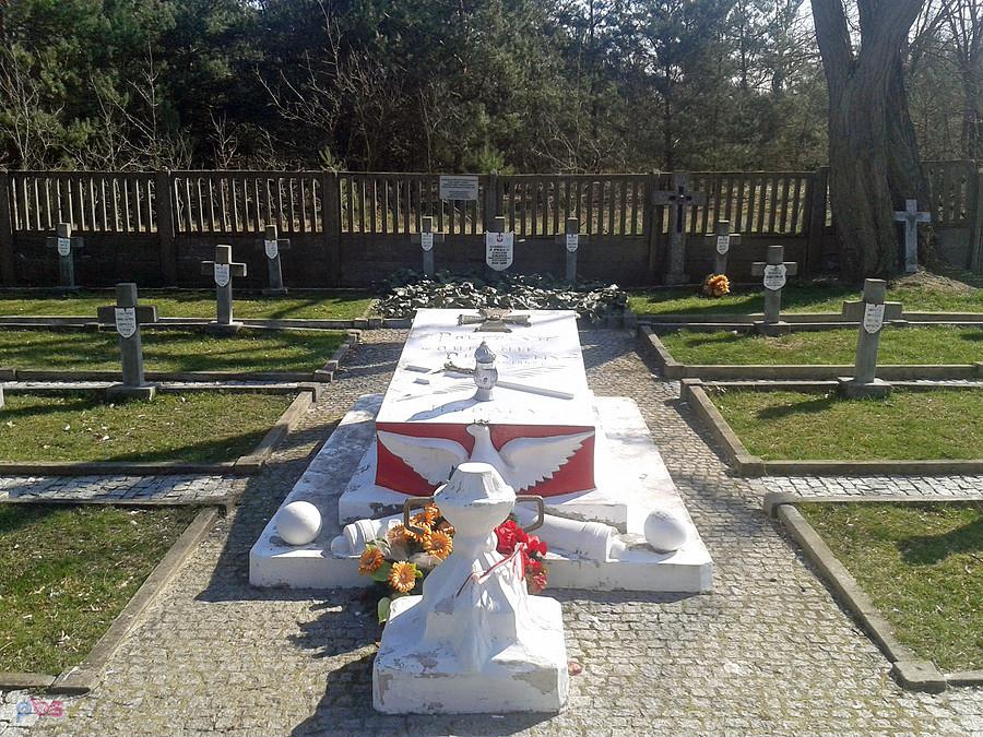 Cmentarz wojenny w Juliopolu
