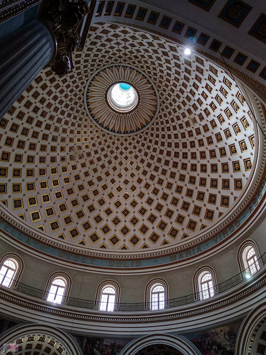 Rotunda w Moście