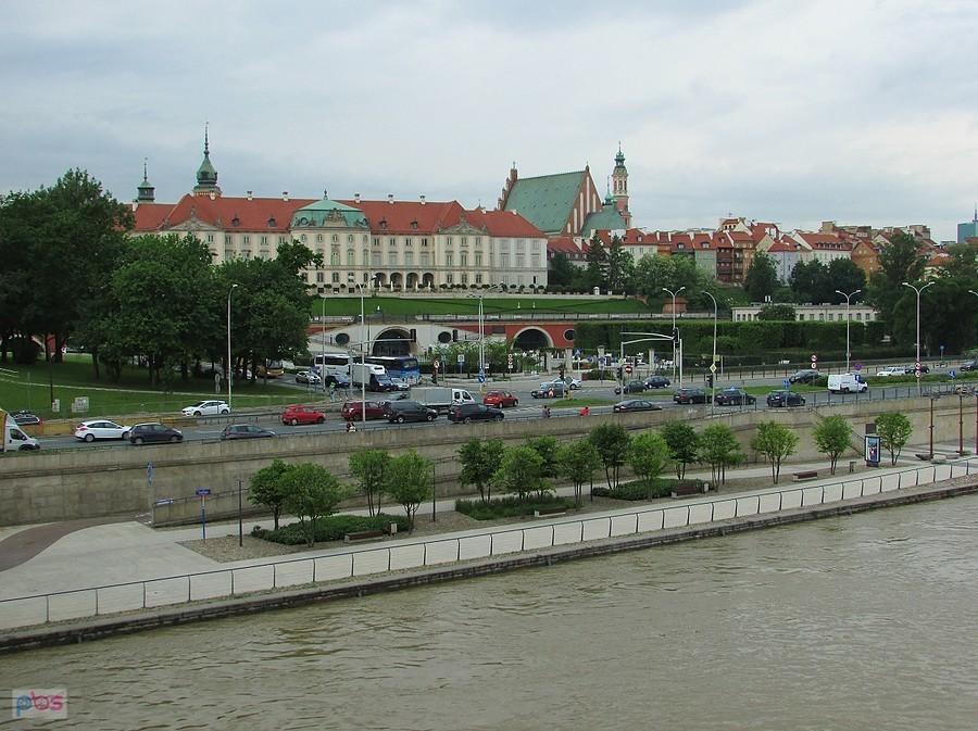 Wysoka woda na Wiśle i Zamek Królewski