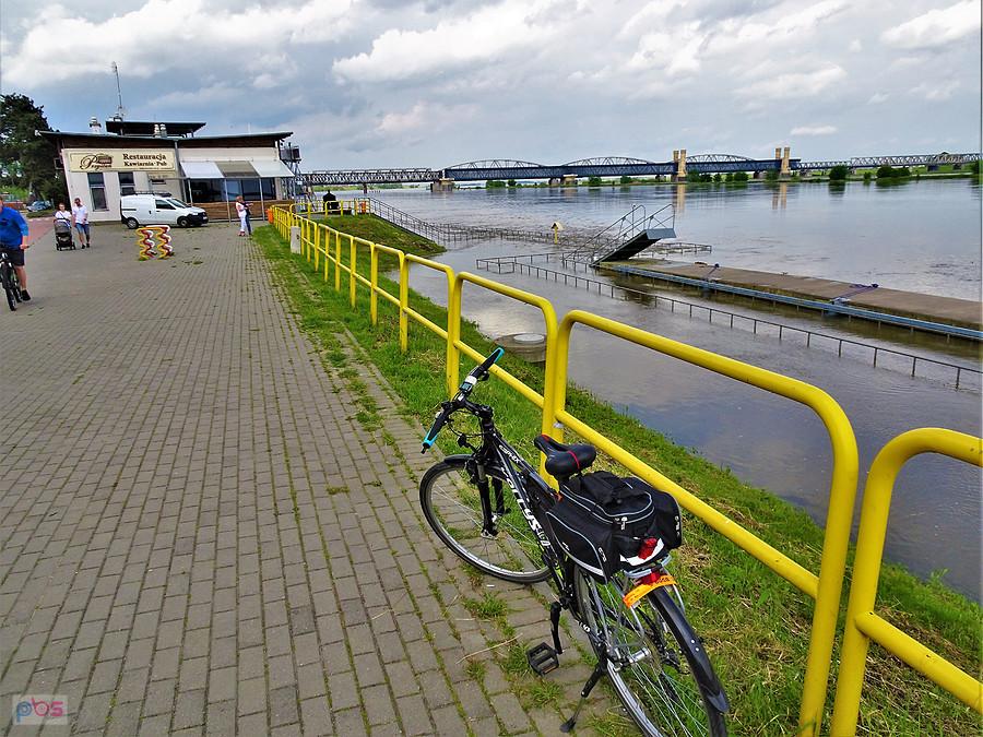 Rowerem po Kociewiu. Bulwar nadwiślański - Tczew. Wisła się podniosła.
