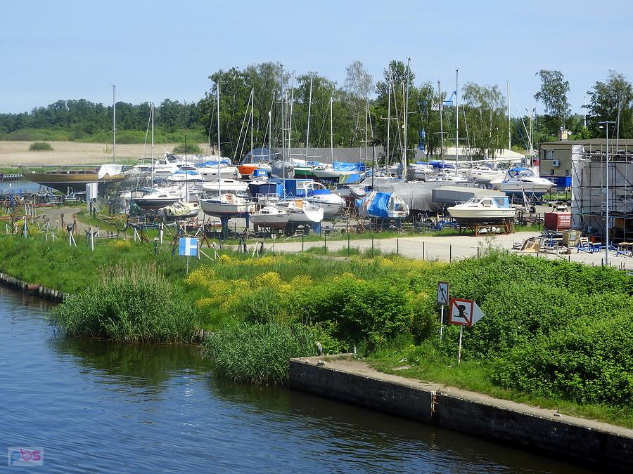 Przystań jachtowa.