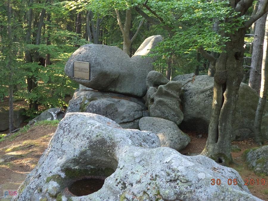 Skalny fotel i inne sprzęty rodem z Flinstonów ;)