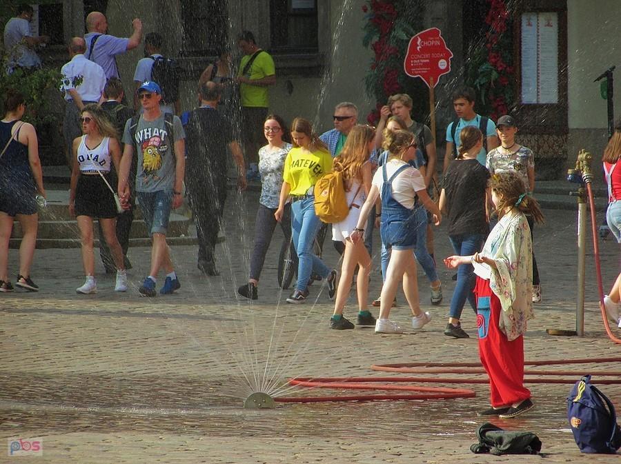 Wodna kurtyna na placu Zamkowym