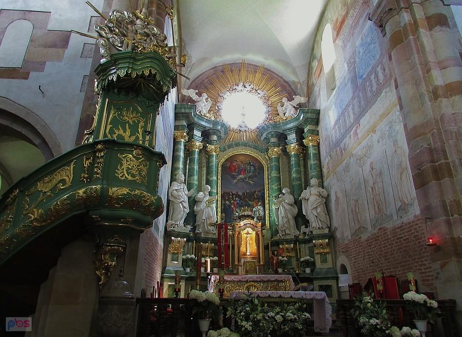 Podklasztorze - ołtarz główny