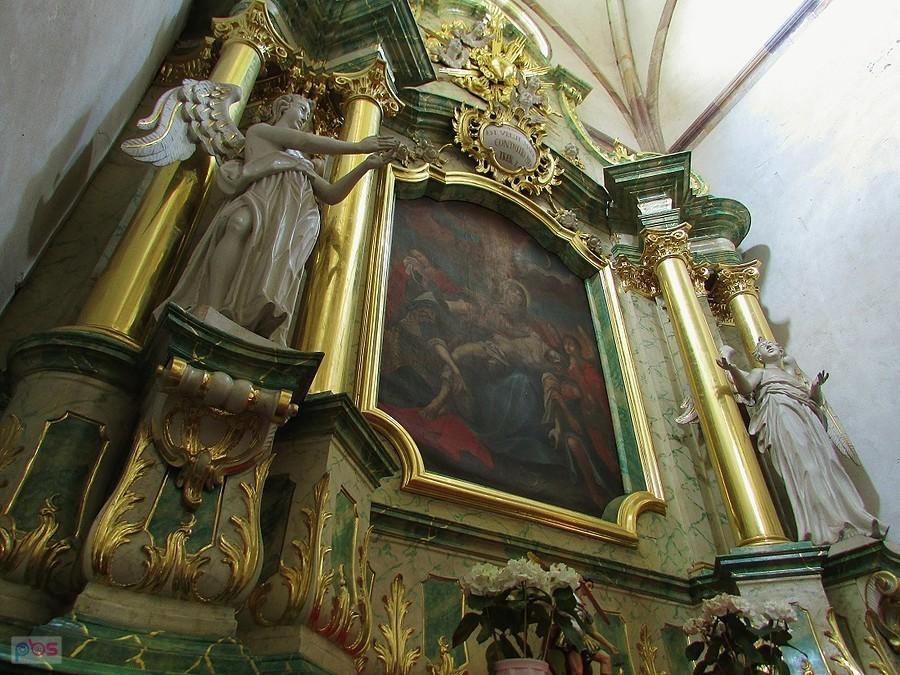 Podklasztorze - ołarz płn. transeptu
