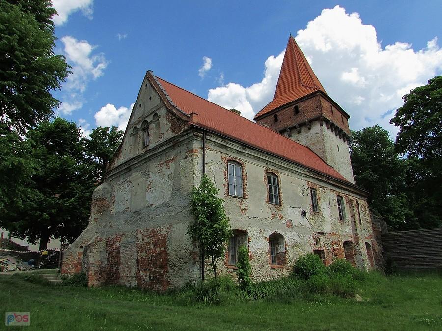 Podklasztorze - budynek arsenału i baszta opacka
