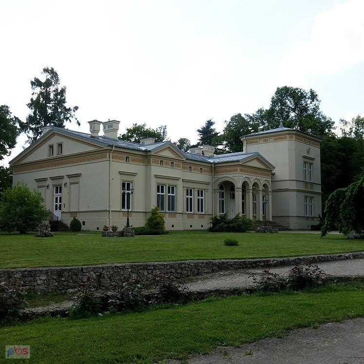 Zespół pałacowo-parkowy w Minodze k. Skały