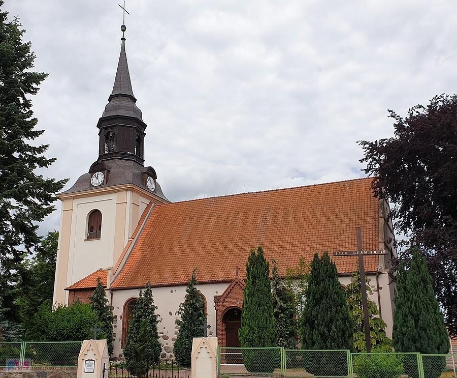 DOLICE (niem.Dolitz)Kościół parafialny p.w. Chrystusa Króla z XVIw