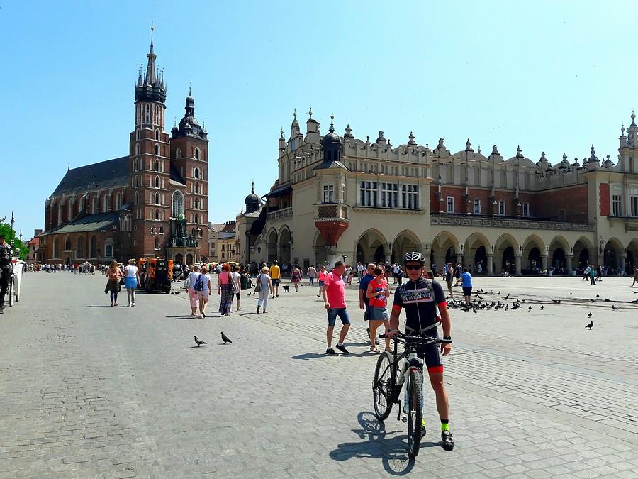 U celu: Rynek w Krakowie.