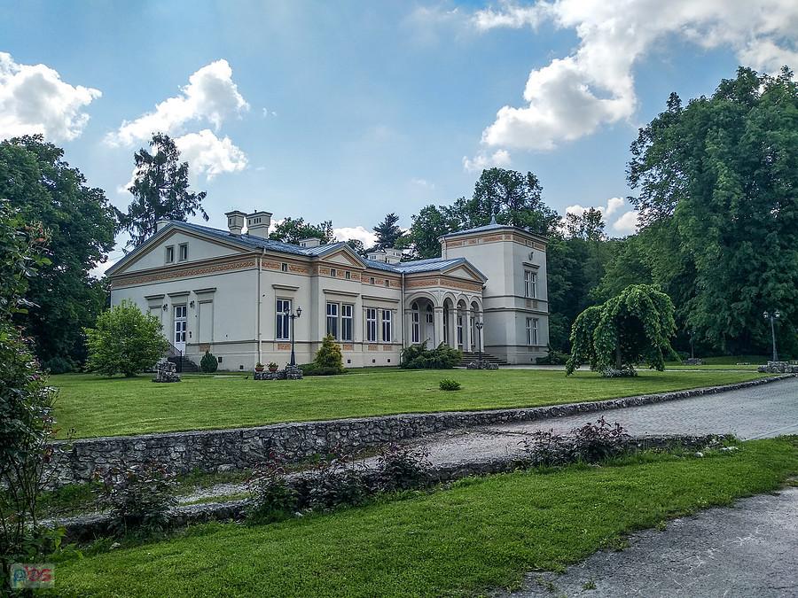 Zespół Pałacowo - Parkowy w Minodze