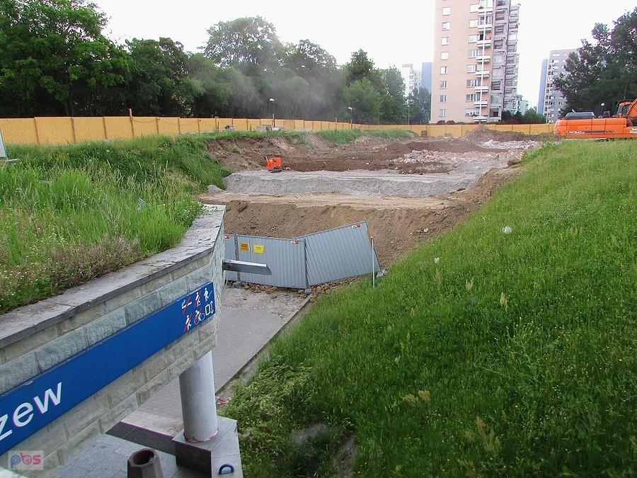 Przy wyjściu z Metro Służew powstaje nowy budynek mieszkaniowy Sonata nad Dolinką