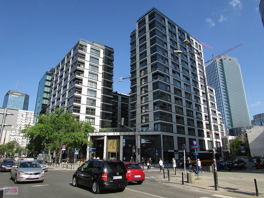 Apartamentowce na rogu Grzybowskiej i Żelaznej
