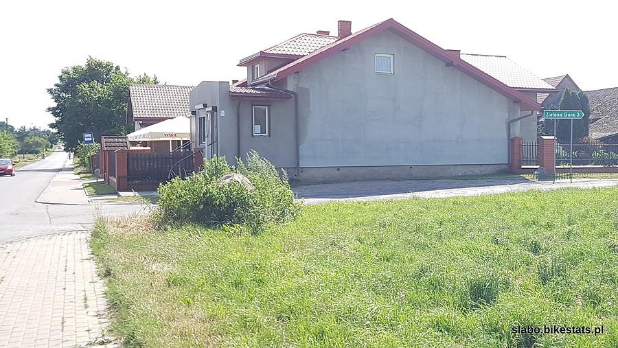 Ciekawe miejsce na montaż drogowskazu