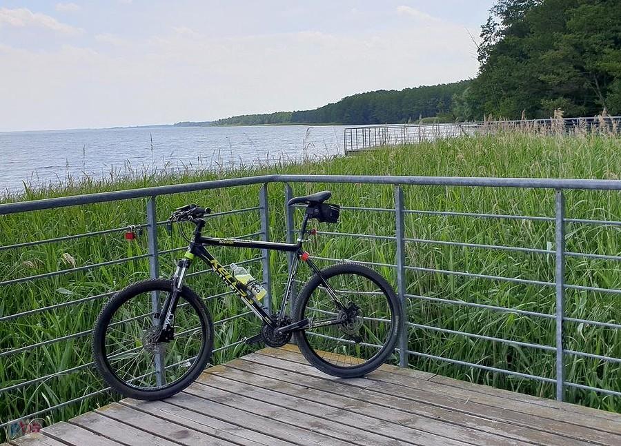 Pomosty nad jeziorem Miedwie