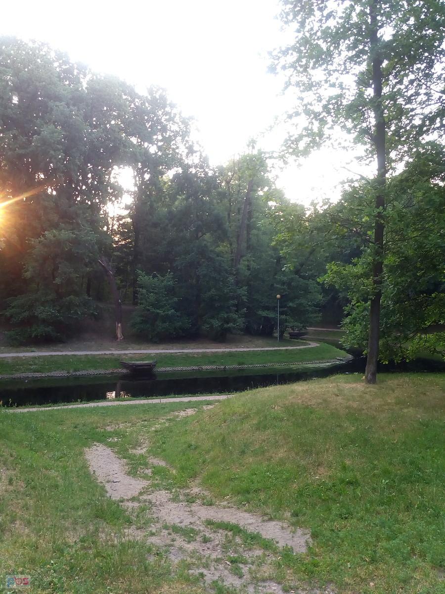 Fosa w parku na Forcie Bema