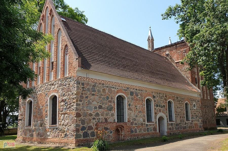WIERZBNO (niem.Werben) Kościół parafialny pw. św. Józefa z XV, XVIII w.