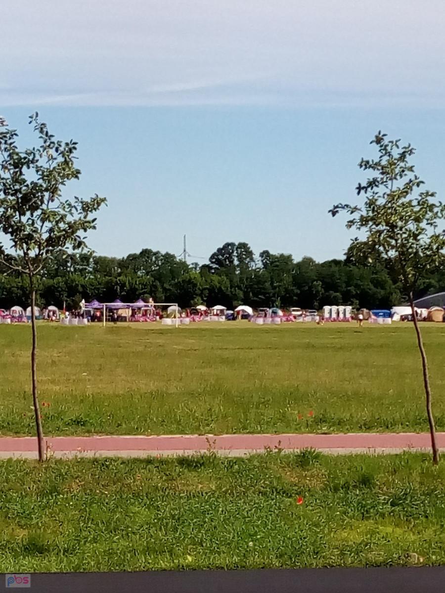 W Kaputach za halą sportową był dziś festyn