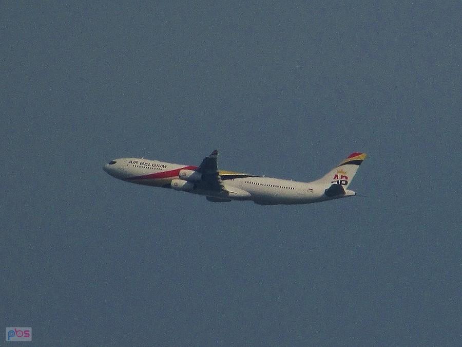 Airbus A340 Air Belgium w drodze do NYC