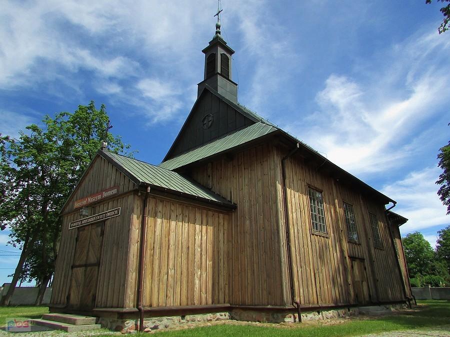 Żuków - kościół powstał w latach 1676 – 77 z fundacji proboszcza Mateusza J. Górzyńskiego