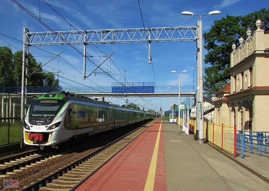 Radziwiłłów - pociąg Kolei Mazowieckich do Skierniewic