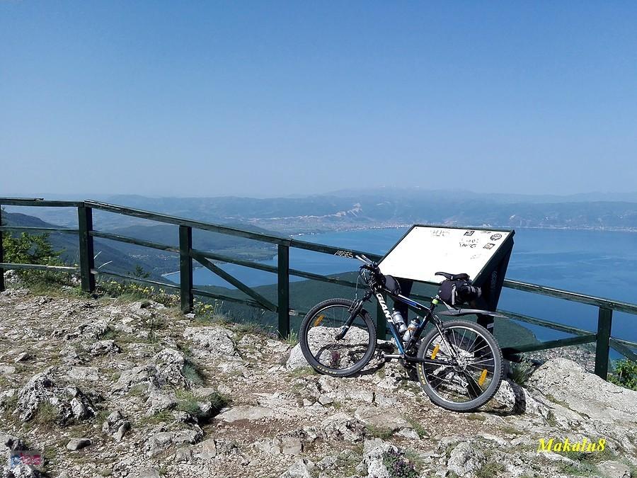 Widok na jezioro Ohrydzkie