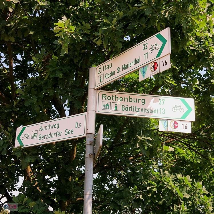 Drogowskazów tu bez liku