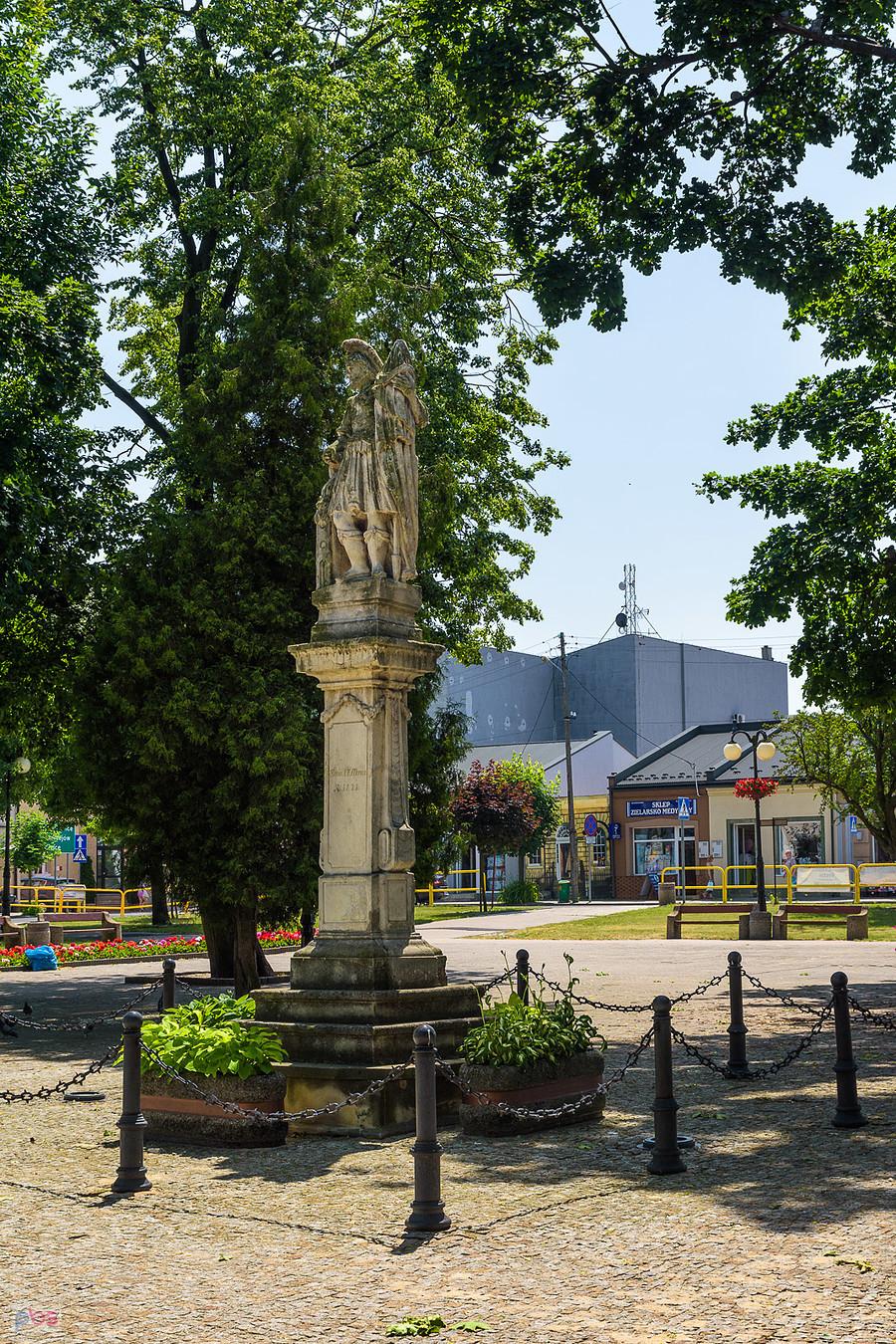 Włoszczowa - odpoczynek na Placu Wolności