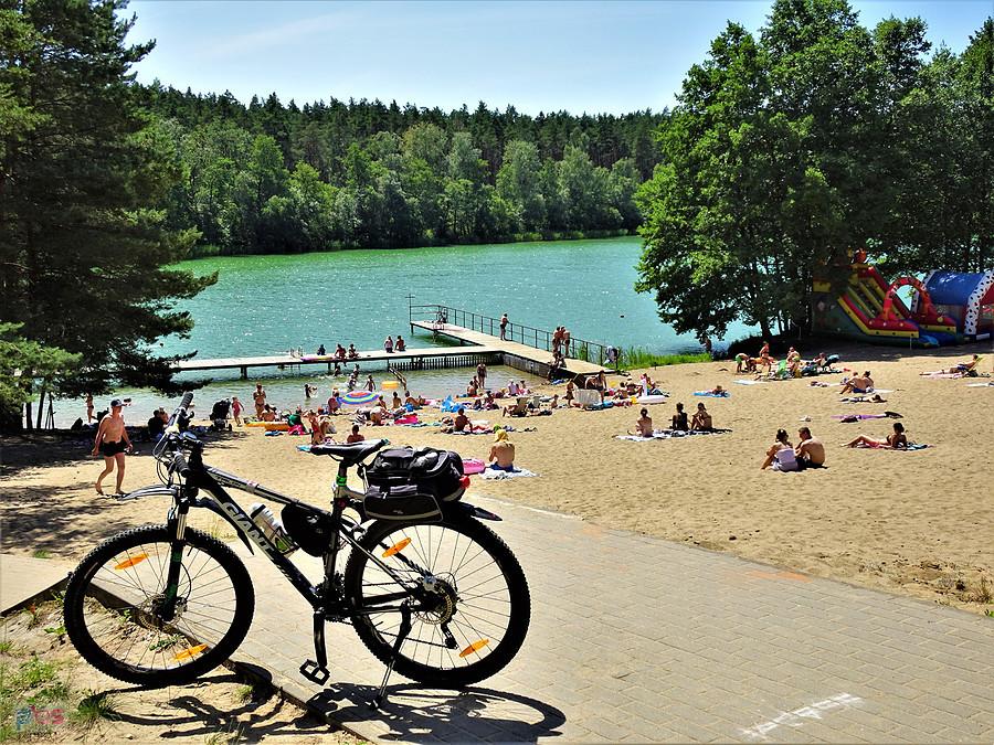 Lato na rowerze - wycieczka nad Jezioro Borówno Wielkie, popływać. Jestem na miejscu.