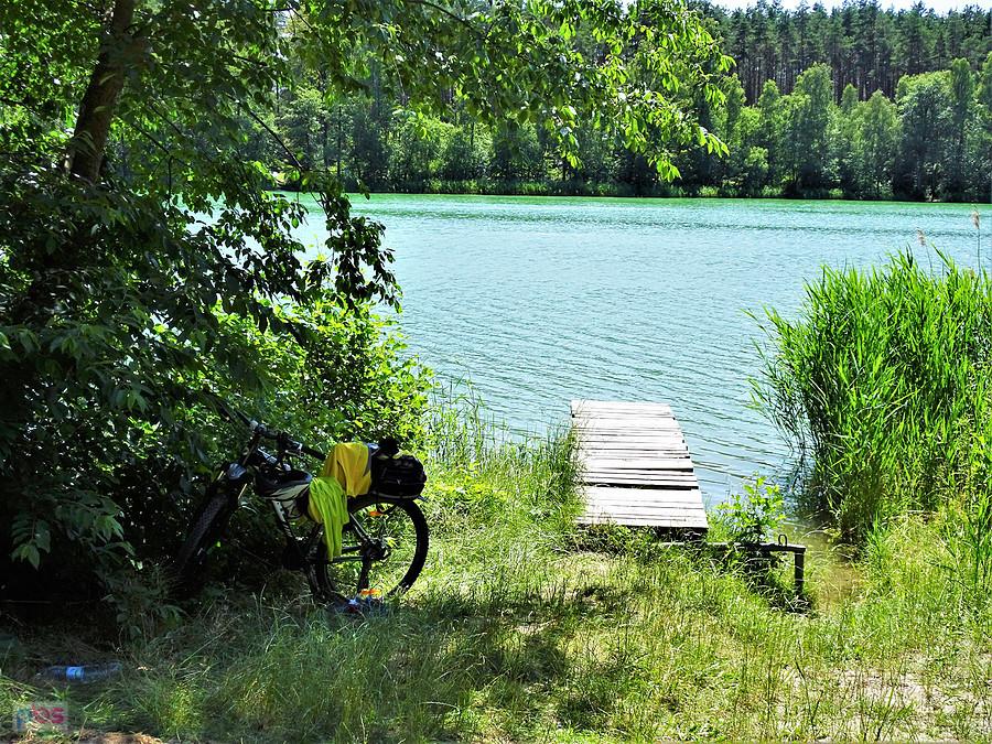Lato na rowerze - wycieczka nad Jezioro Borówno Wielkie, popływać. Jestem na miejscu.