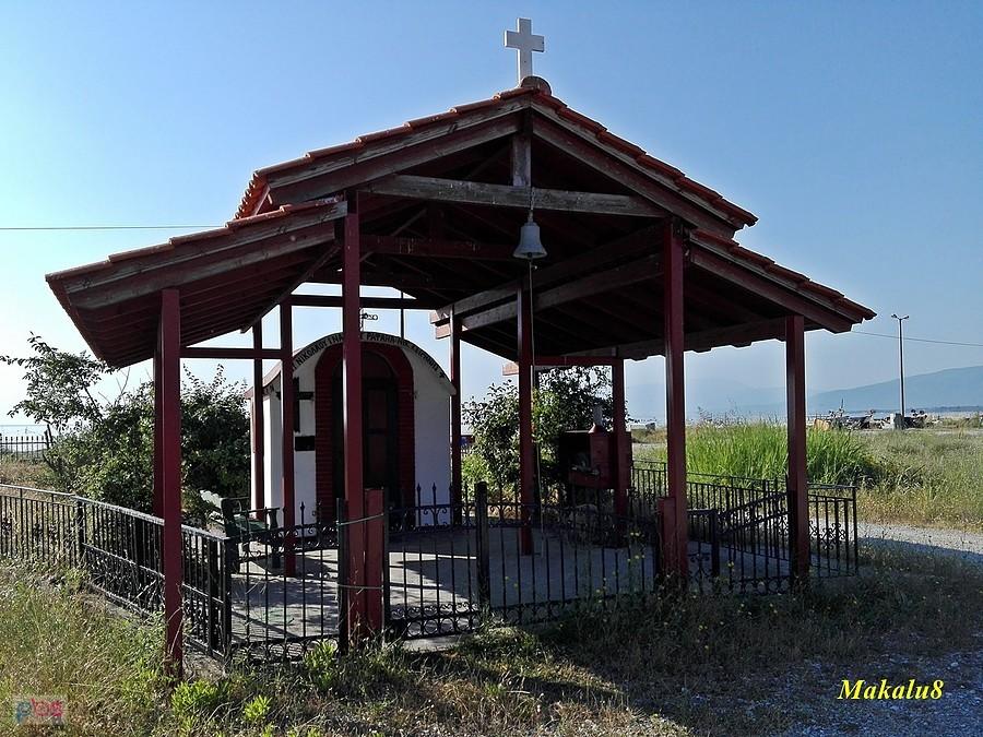 Kapliczka z grillem-Litochoro (port)