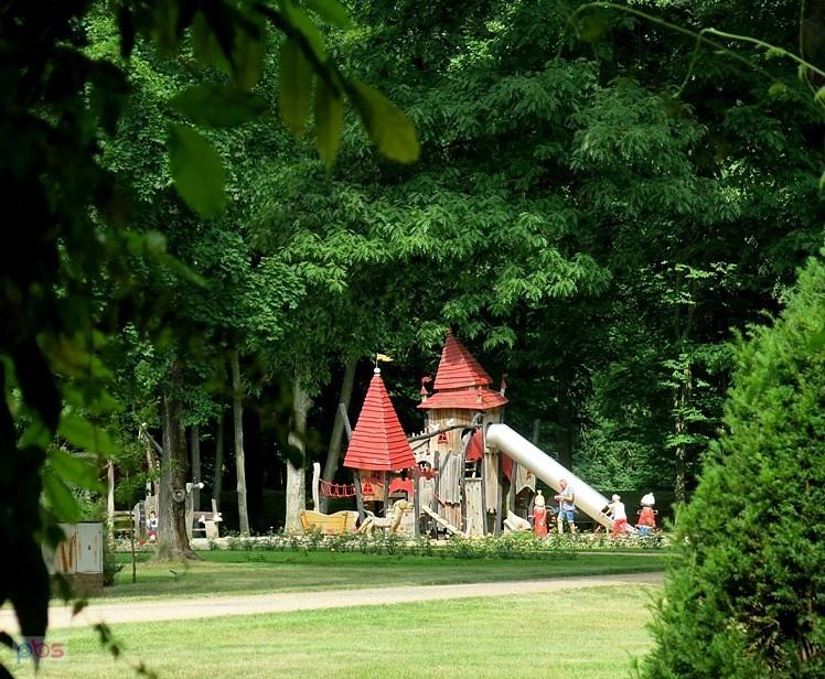 Plac zabaw w ogrodzie - Forst