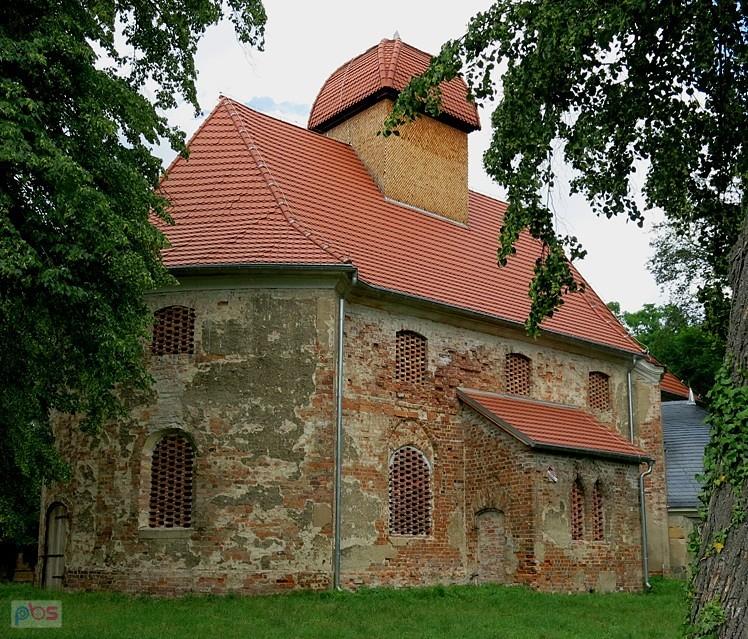 Ruiny kościoła ewangelickiego w Gębicach k. Gubina