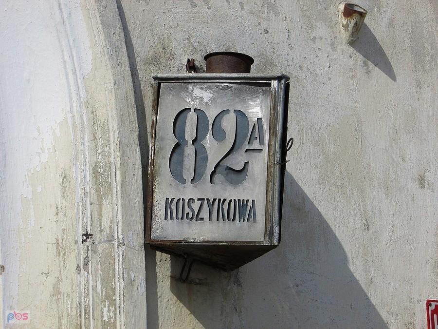 Latarnia adresowa z kominkiem