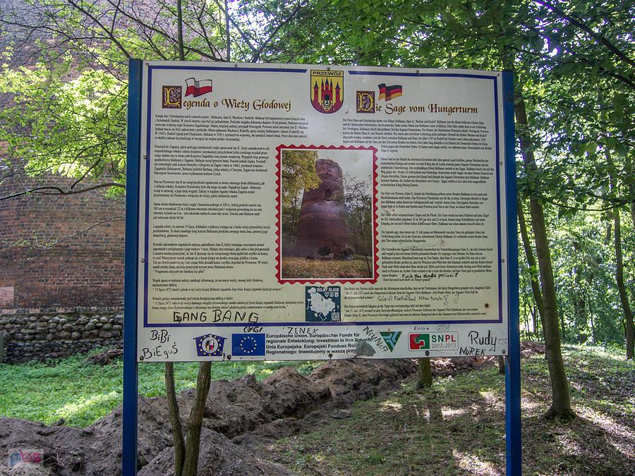 Tablica przy wieży