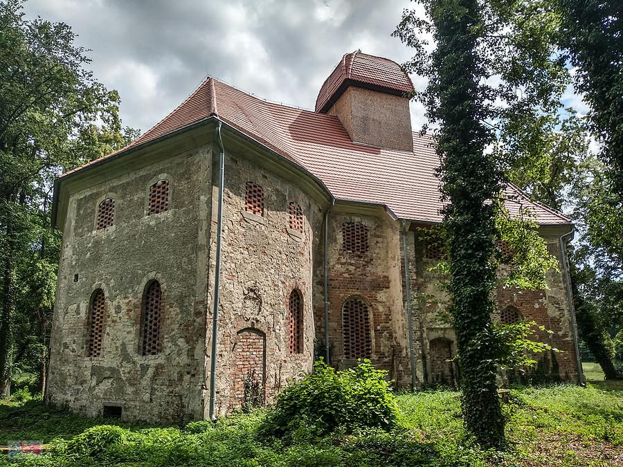 Kościół w Gębicach - w zasadzie zabezpieczone ruiny
