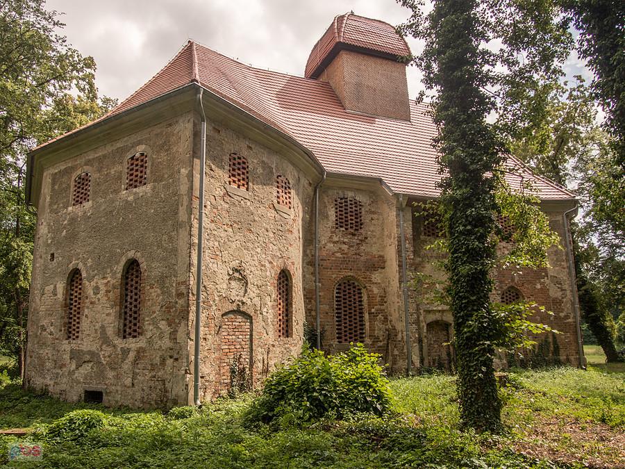 Ruiny kościoła w Gębicach