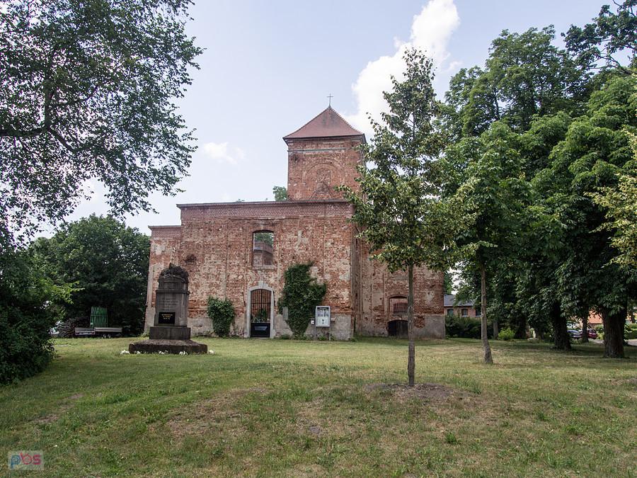 Ruiny kościoła w Lossow