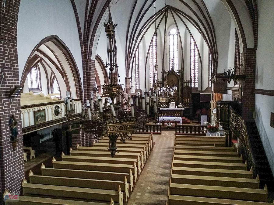Widok na główną nawę z galeri