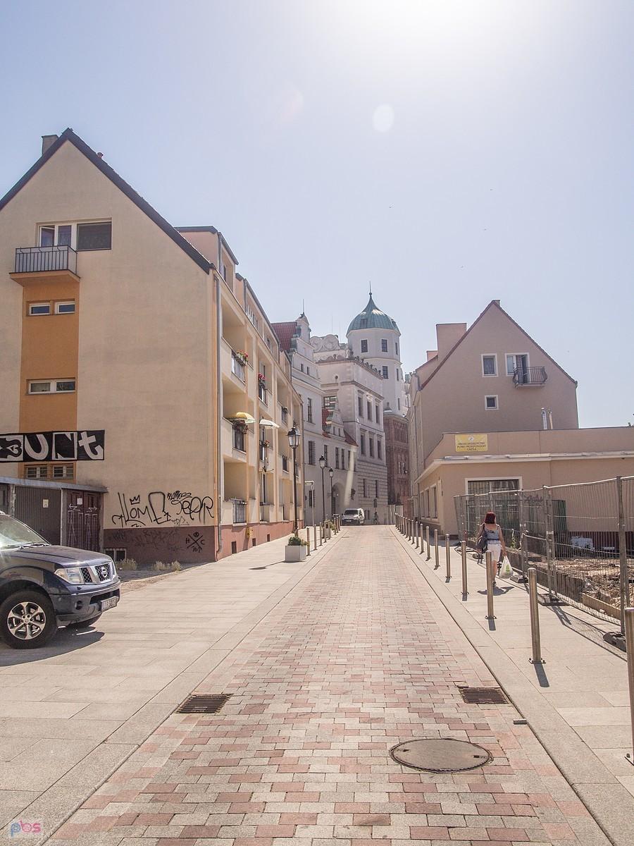 Uliczna prowadząca do zamku książąt pomorskich w Szczecinie