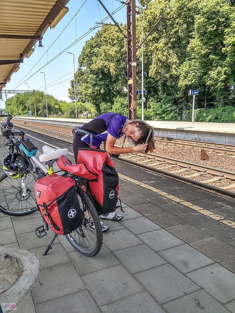 Na peronie w Szczecinie Dąbiu