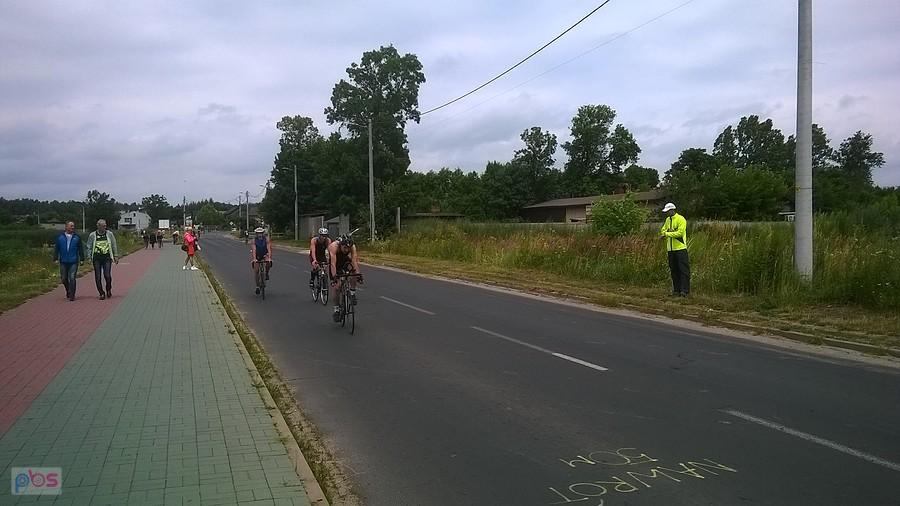 Na trasie wyścigu rowerowego