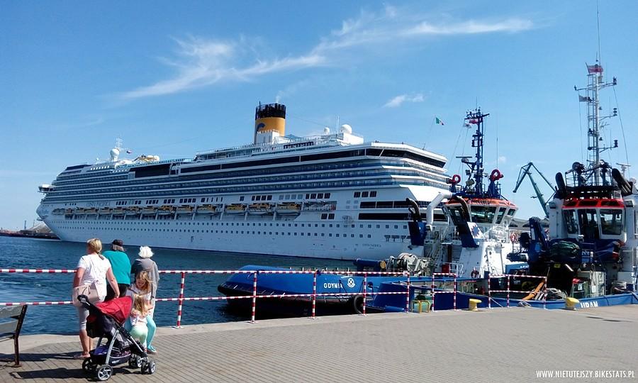 300-metrowy włoski statek Costa Pacifica w Porcie Gdynia