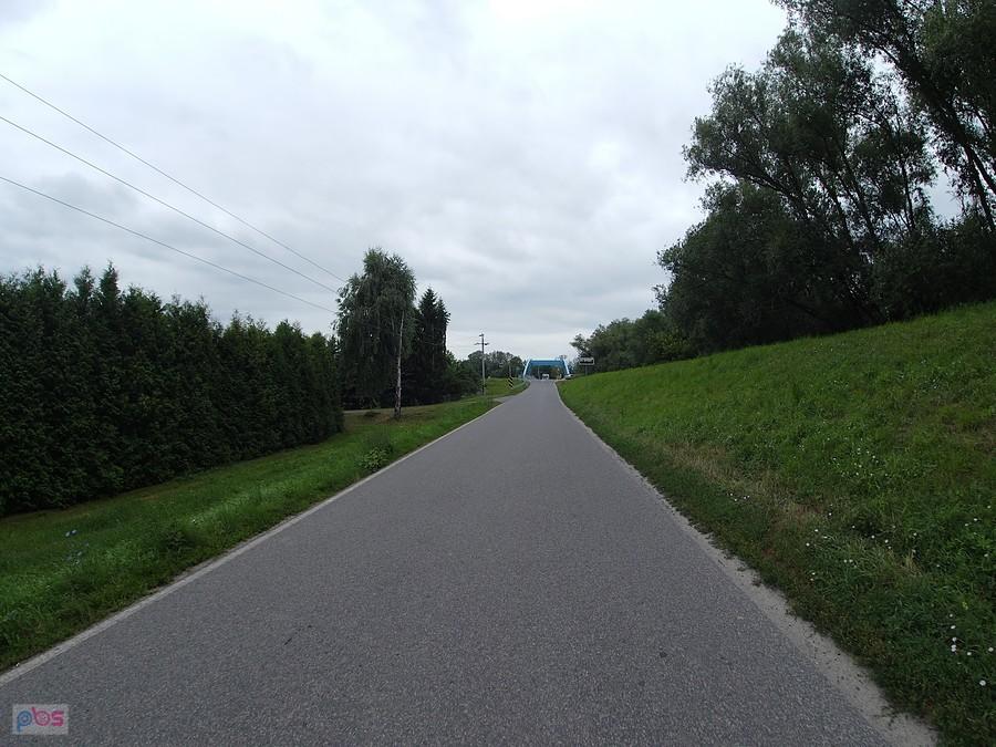 Drogami Urzecza