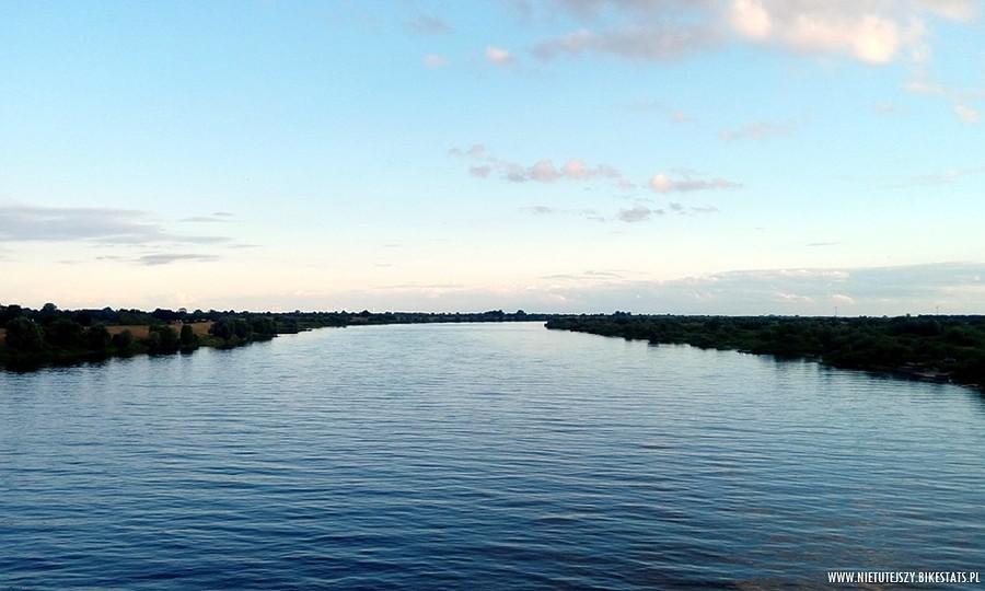 Widok na Wisłę z mostu w Kiezmarku