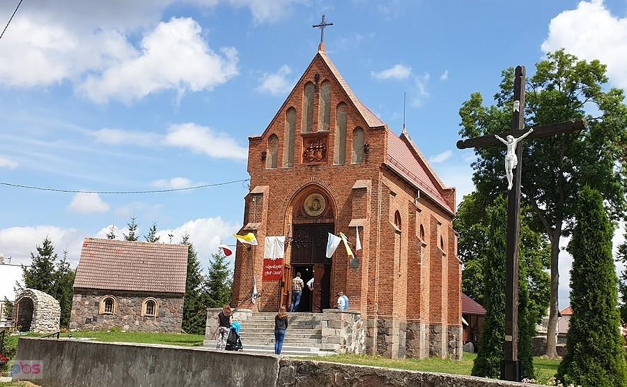 BARZKOWICE (niem.Barskewitz)Kościół parafialny p.w. św. Apostołów Piotra i Pawła z XIX w.