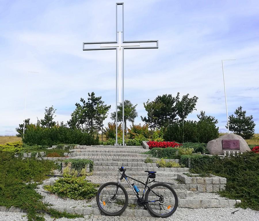 Kross i krzyż - Wzgórze Papieskie, Luboń