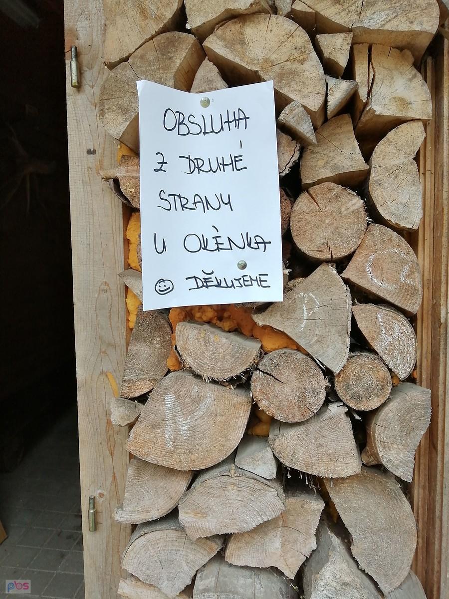 Znaczy od zaplecza ... :-)