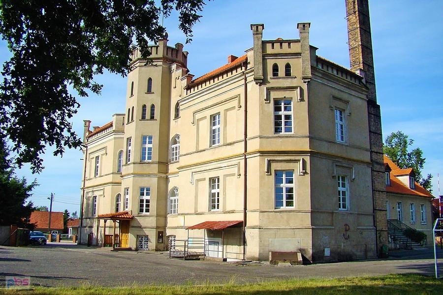 Pałac w Kolsku. Obecnie szkoła